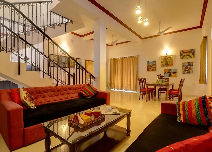 Jaqk Holidays - 9Bhk Villa For Big Groups, Private Pool-Wifi-Cartaker-Parking, North Goa Baga